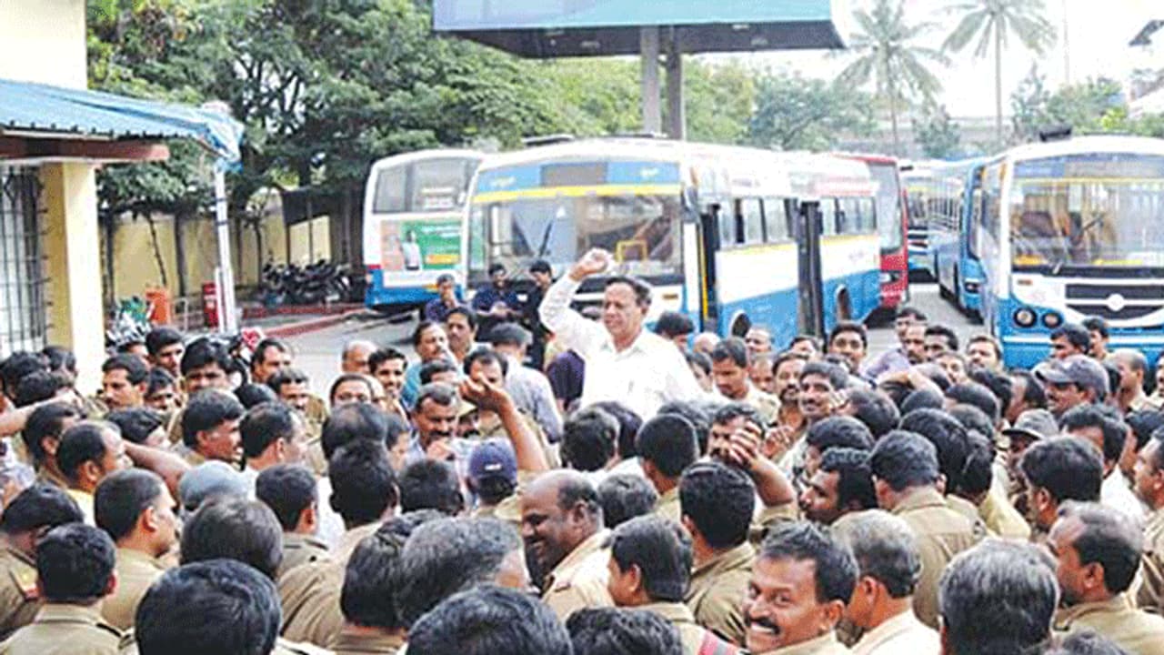 ಬಿಎಂಟಿಸಿ ನೌಕರರಿಗೆ ರಾಜ್ಯ ಸರ್ಕಾರದಿಂದ 2017 ರ ತುಟ್ಟಿ ಭತ್ಯೆ ಘೋಷಣೆ ಬಿಎಂಟಿಸಿ ನೌಕರರಿಗೆ ರಾಜ್ಯ ಸರ್ಕಾರದಿಂದ 2017 ರ ತುಟ್ಟಿ ಭತ್ಯೆ ಘೋಷಣೆ