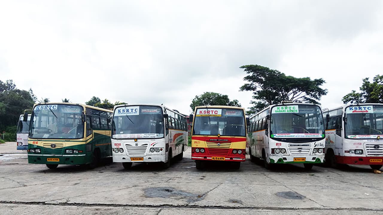 കെഎസ്ആർടിസി ജീവനക്കാർ സമരത്തിലേക്ക്: മുന്നറിയിപ്പുമായി തച്ചങ്കരി കെഎസ്ആർടിസി ജീവനക്കാർ സമരത്തിലേക്ക്: മുന്നറിയിപ്പുമായി തച്ചങ്കരി