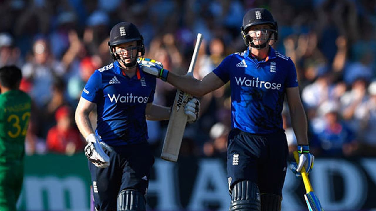 444 ರನ್ ವಿಶ್ವ ದಾಖಲೆ ಬರೆದ ಇಂಗ್ಲೆಂಡ್; ಹೀನಾಯ ಸೋಲುಂಡ ಪಾಕ್ 444 ರನ್ ವಿಶ್ವ ದಾಖಲೆ ಬರೆದ ಇಂಗ್ಲೆಂಡ್; ಹೀನಾಯ ಸೋಲುಂಡ ಪಾಕ್