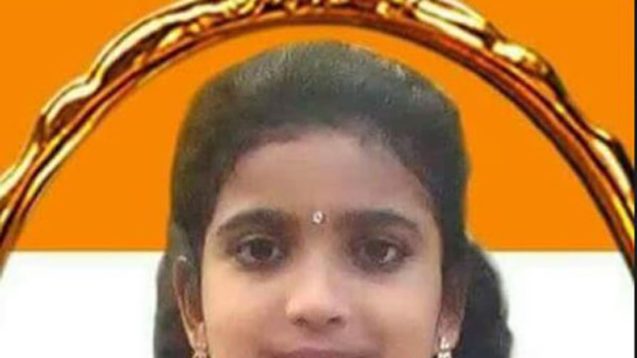 ബൈക്കപകടത്തില് മരിച്ച മരിയ സജിക്ക് പിറന്നാള് ദിനത്തില് അന്ത്യയാത്ര ബൈക്കപകടത്തില് മരിച്ച മരിയ സജിക്ക് പിറന്നാള് ദിനത്തില് അന്ത്യയാത്ര