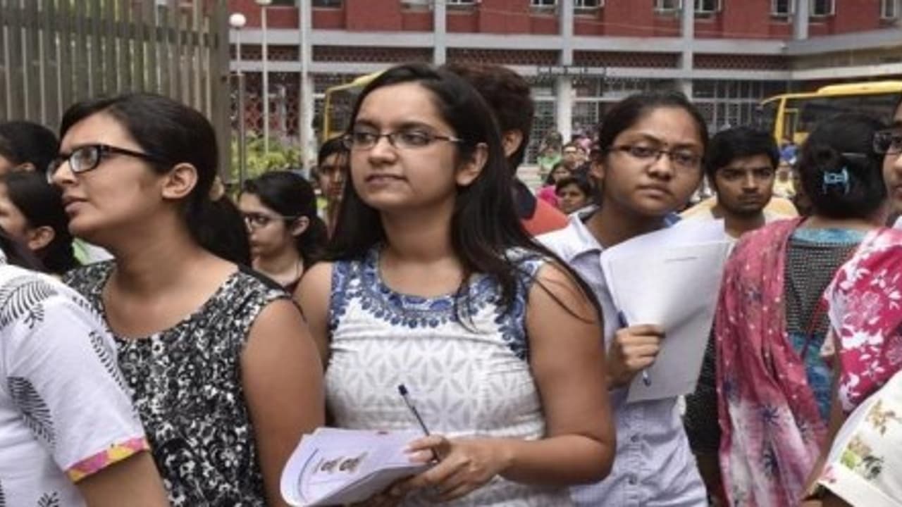 சித்தா, யுனானி, ஆயுர்வேதம் படிப்புகளுக்கும் நீட் தேர்வு கட்டாயம் அடுத்த பகீரை கிளப்பியது மத்திய அரசு... சித்தா, யுனானி, ஆயுர்வேதம் படிப்புகளுக்கும் நீட் தேர்வு கட்டாயம் அடுத்த பகீரை கிளப்பியது மத்திய அரசு...