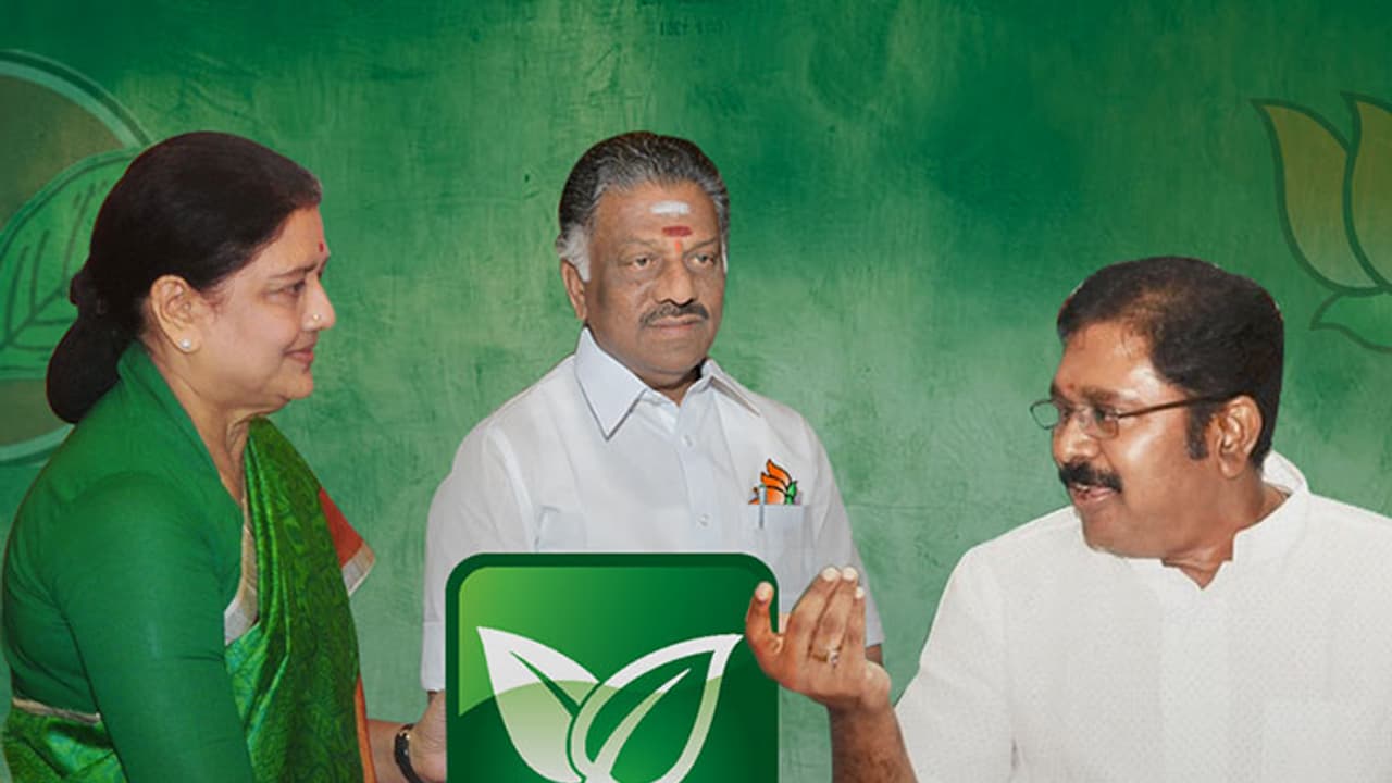 Sideline Sasi: Vested interests helping Panneerselvam in stopping Dinakaran?