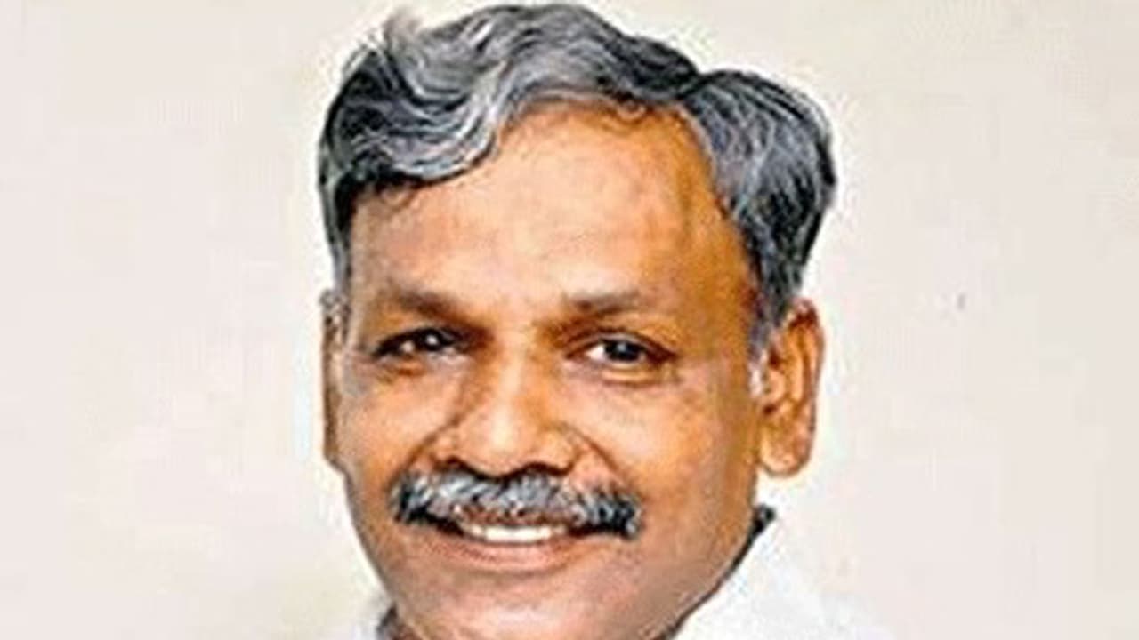 జగన్ వైపు చూస్తున్న టిడిపి నేత, మాజీ ఎమ్మెల్యే