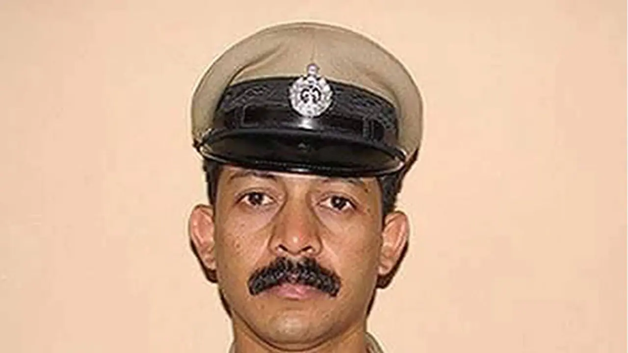 ಡಿವೈಎಸ್'ಪಿ ಆತ್ಮಹತ್ಯೆ ಪ್ರಕರಣ: ಕೆ.ಜೆ ಜಾರ್ಜ್ ಸೇರಿದಂತೆ ಮೂವರು ಆರೋಪಿಗಳಿಗೆ ಕ್ಲೀನ್'ಚಿಟ್ ಡಿವೈಎಸ್'ಪಿ ಆತ್ಮಹತ್ಯೆ ಪ್ರಕರಣ: ಕೆ.ಜೆ ಜಾರ್ಜ್ ಸೇರಿದಂತೆ ಮೂವರು ಆರೋಪಿಗಳಿಗೆ ಕ್ಲೀನ್'ಚಿಟ್