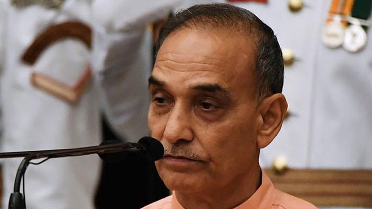 പരിണാമ സിദ്ധാന്തം അശാസ്ത്രീയമെന്ന് പ്രഖ്യാപിച്ച കേന്ദ്രമന്ത്രിക്ക് ഇപ്പോള് ട്വിറ്ററില് ഇതാണ് അവസ്ഥ പരിണാമ സിദ്ധാന്തം അശാസ്ത്രീയമെന്ന് പ്രഖ്യാപിച്ച കേന്ദ്രമന്ത്രിക്ക് ഇപ്പോള് ട്വിറ്ററില് ഇതാണ് അവസ്ഥ