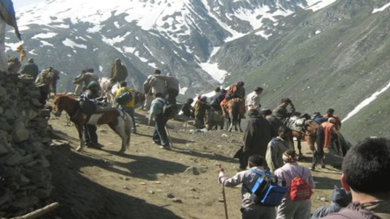 बाबा बर्फानी के दर्शनार्थियों के लिए बढ़ाई जाएगी सुरक्षा व्यवस्था