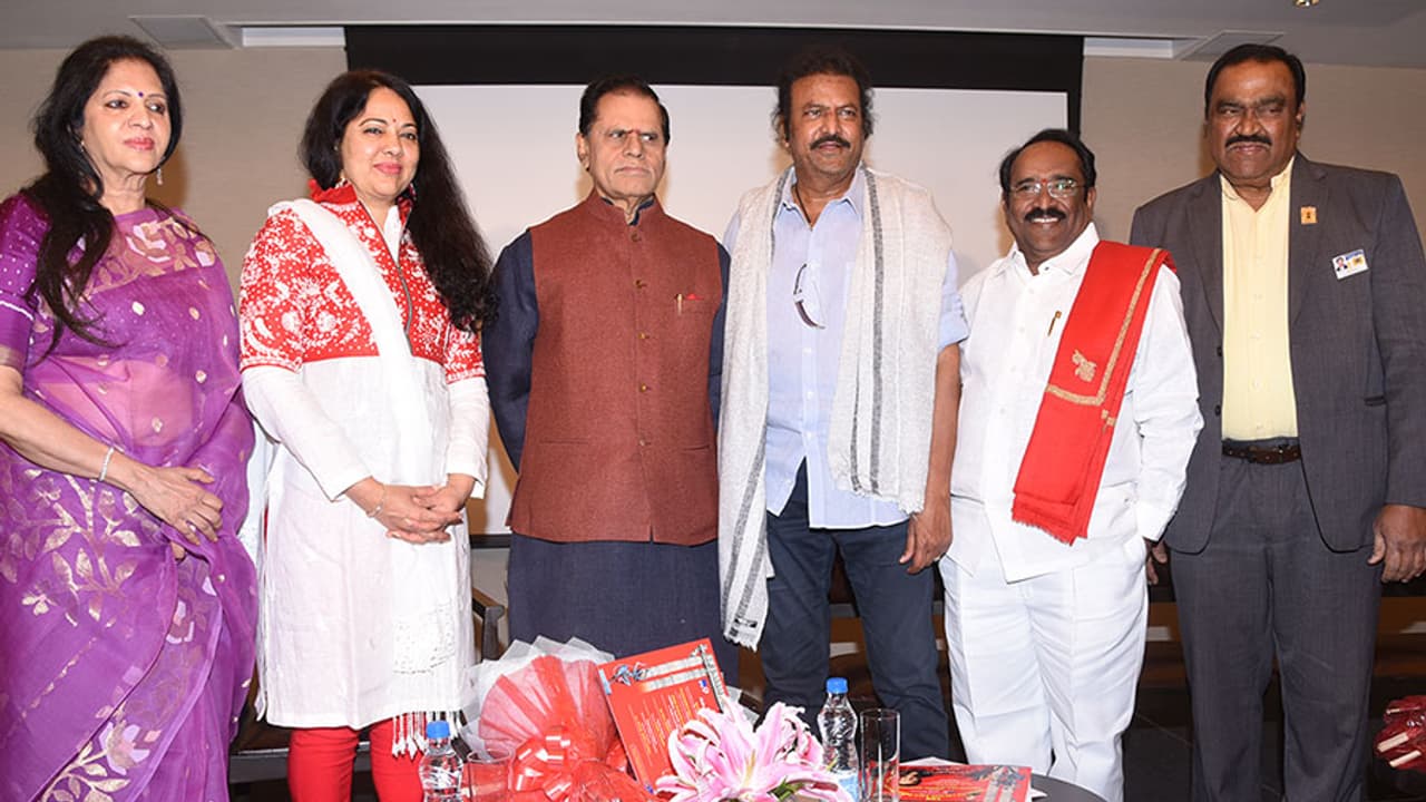 బిరుదులు నాకెందుకు? వద్దన్నా టీఎసార్ వినలేదు బిరుదులు నాకెందుకు? వద్దన్నా టీఎసార్ వినలేదు