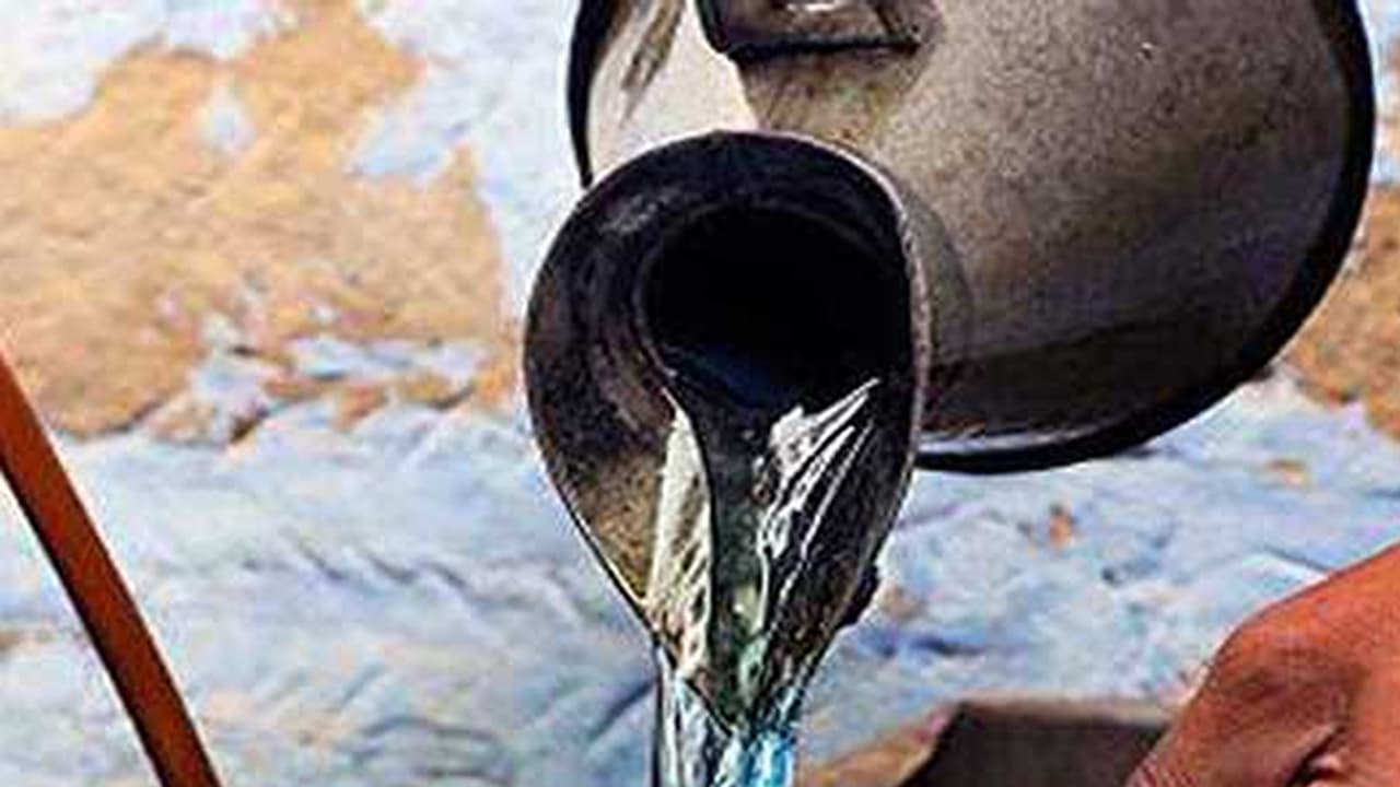 മണ്ണെണ്ണ വിലയില് വീണ്ടും വര്ധന; ഒരു ലിറ്റർ മണ്ണെണ്ണയ്ക്ക് 102 രൂപയായി മണ്ണെണ്ണ വിലയില് വീണ്ടും വര്ധന; ഒരു ലിറ്റർ മണ്ണെണ്ണയ്ക്ക് 102 രൂപയായി