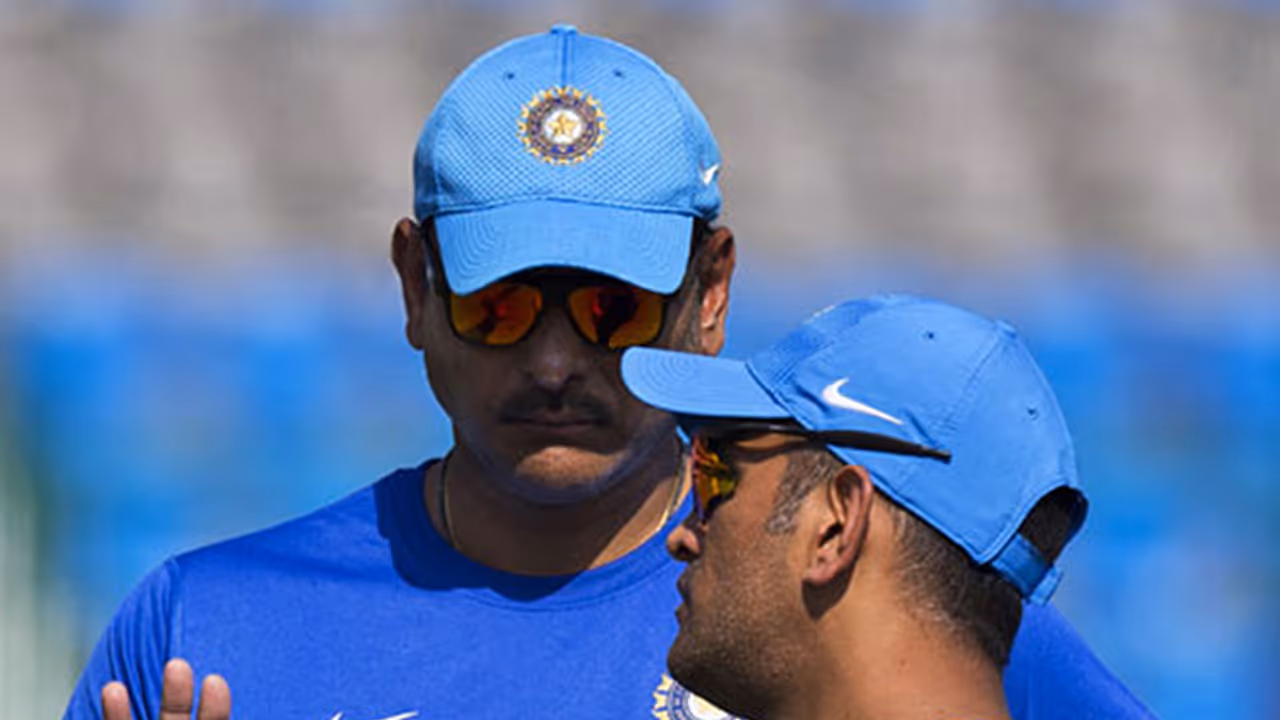 'Those questioning Dhoni should look at their own careers first' Ravi Shastri 'Those questioning Dhoni should look at their own careers first' Ravi Shastri