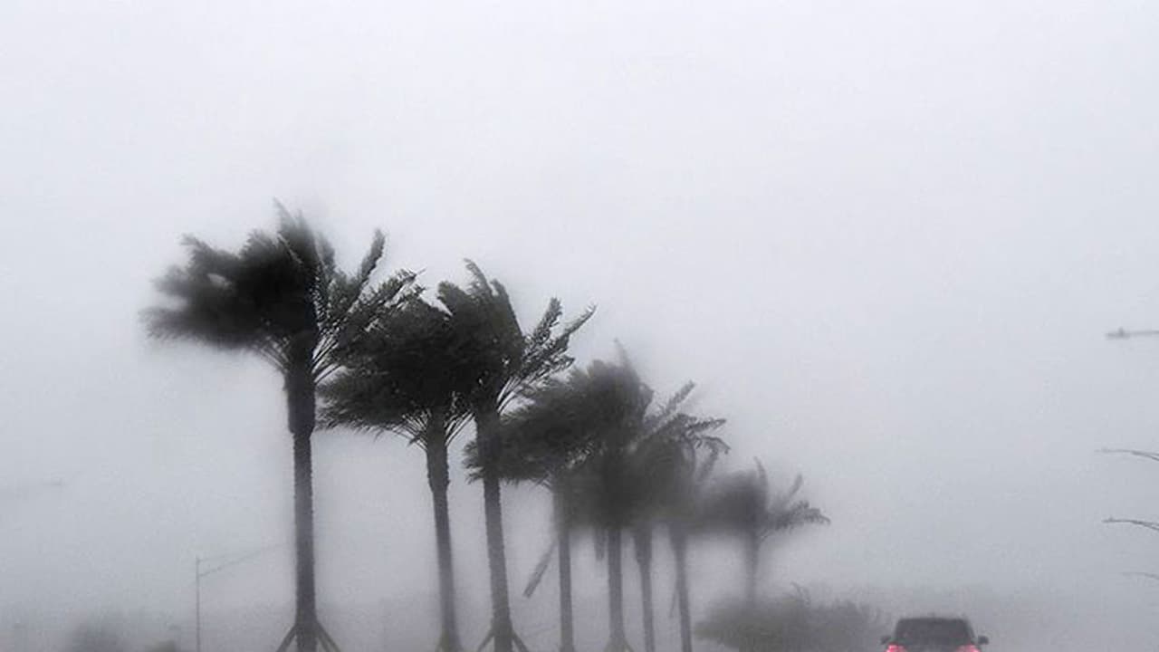 ರಾಜ್ಯದಲ್ಲಿ ಮತ್ತೆ 3 ದಿನ ಭಾರಿ ಗುಡುಗು ಸಹಿತ ಮಳೆಯಬ್ಬರ : ಎಲ್ಲೆಲ್ಲಿ..? ರಾಜ್ಯದಲ್ಲಿ ಮತ್ತೆ 3 ದಿನ ಭಾರಿ ಗುಡುಗು ಸಹಿತ ಮಳೆಯಬ್ಬರ : ಎಲ್ಲೆಲ್ಲಿ..?