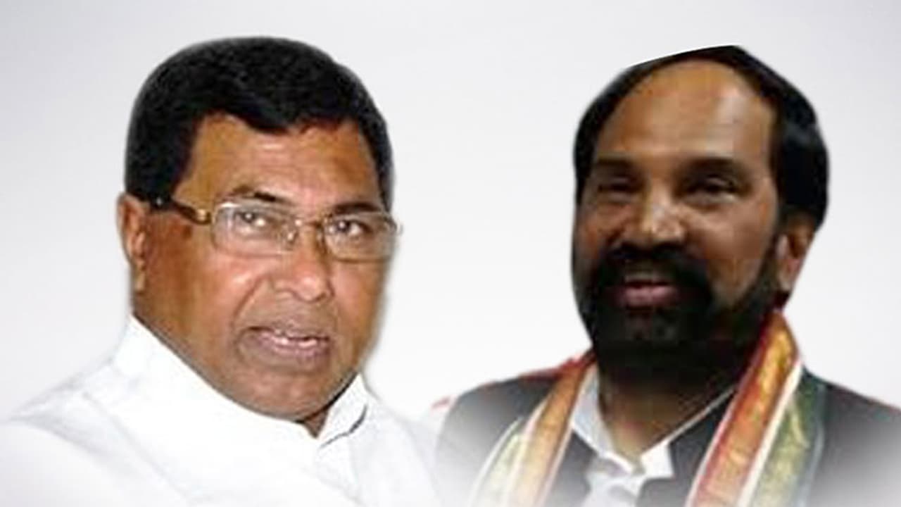 కోర్టు తీర్పులు గౌరవించని కేసిఆర్ దిగిపోవాలి : ఉత్తమ్ ఫైర్ కోర్టు తీర్పులు గౌరవించని కేసిఆర్ దిగిపోవాలి : ఉత్తమ్ ఫైర్