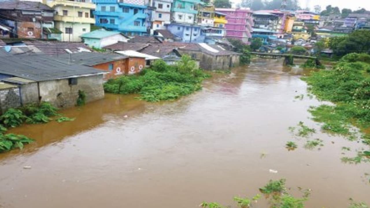 தொடர் சாரல் மழையால் முல்லைப்பெரியாறு அணை நீர்மட்டம் உயர்வு; தமிழகத்திற்கு கூடுதல் தண்ணீர்… தொடர் சாரல் மழையால் முல்லைப்பெரியாறு அணை நீர்மட்டம் உயர்வு; தமிழகத்திற்கு கூடுதல் தண்ணீர்…