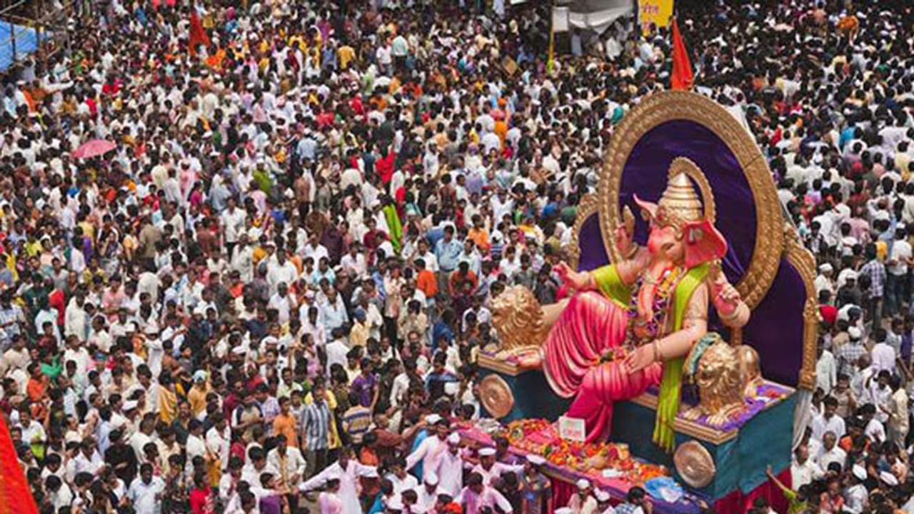 ಕೊರೋನಾ ಕಾಟ: ಬೆಂಗಳೂರಲ್ಲಿ ಸಾರ್ವಜನಿಕ ಗಣೇಶೋತ್ಸವಕ್ಕೆ ಬ್ರೇಕ್? ಕೊರೋನಾ ಕಾಟ: ಬೆಂಗಳೂರಲ್ಲಿ ಸಾರ್ವಜನಿಕ ಗಣೇಶೋತ್ಸವಕ್ಕೆ ಬ್ರೇಕ್?
