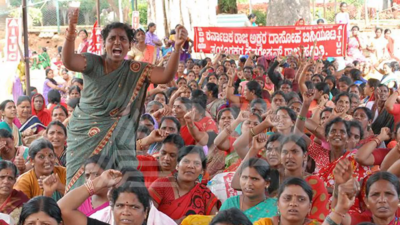 ಬಿಸಿಯೂಟ ಸಿಬ್ಬಂದಿ ಸಂಬಳ ಏರಿಕೆ ಮಾಡಿದ ಸರ್ಕಾರ ಬಿಸಿಯೂಟ ಸಿಬ್ಬಂದಿ ಸಂಬಳ ಏರಿಕೆ ಮಾಡಿದ ಸರ್ಕಾರ