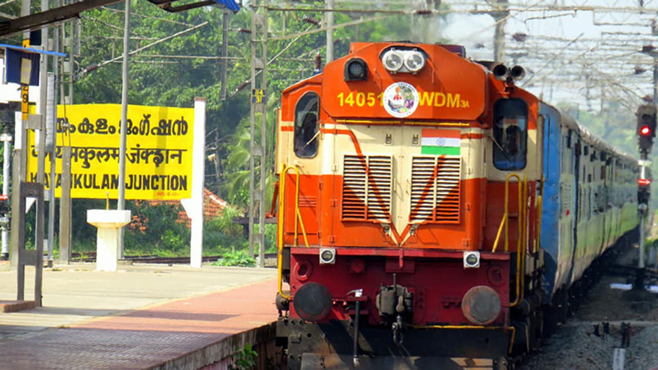 ರೈಲ್ವೆ ಇಲಾಖೆ ನೌಕರರಿಗೆ ಗುಡ್ ನ್ಯೂಸ್ : ಭರ್ಜರಿ ಬೋನಸ್
