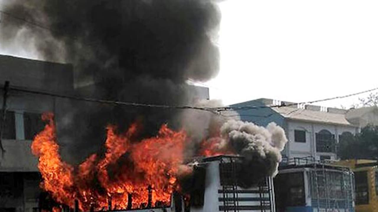 കാസ്ഗഞ്ച് കലാപത്തില് കൊല്ലപ്പെട്ടയാളുടെ കുടുംബം പൊലീസ് സംരക്ഷണം തേടി കാസ്ഗഞ്ച് കലാപത്തില് കൊല്ലപ്പെട്ടയാളുടെ കുടുംബം പൊലീസ് സംരക്ഷണം തേടി