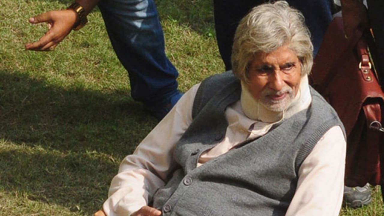Amitabh Bachchan falls ill, calls team of doctors to Jodhpur Amitabh Bachchan falls ill, calls team of doctors to Jodhpur
