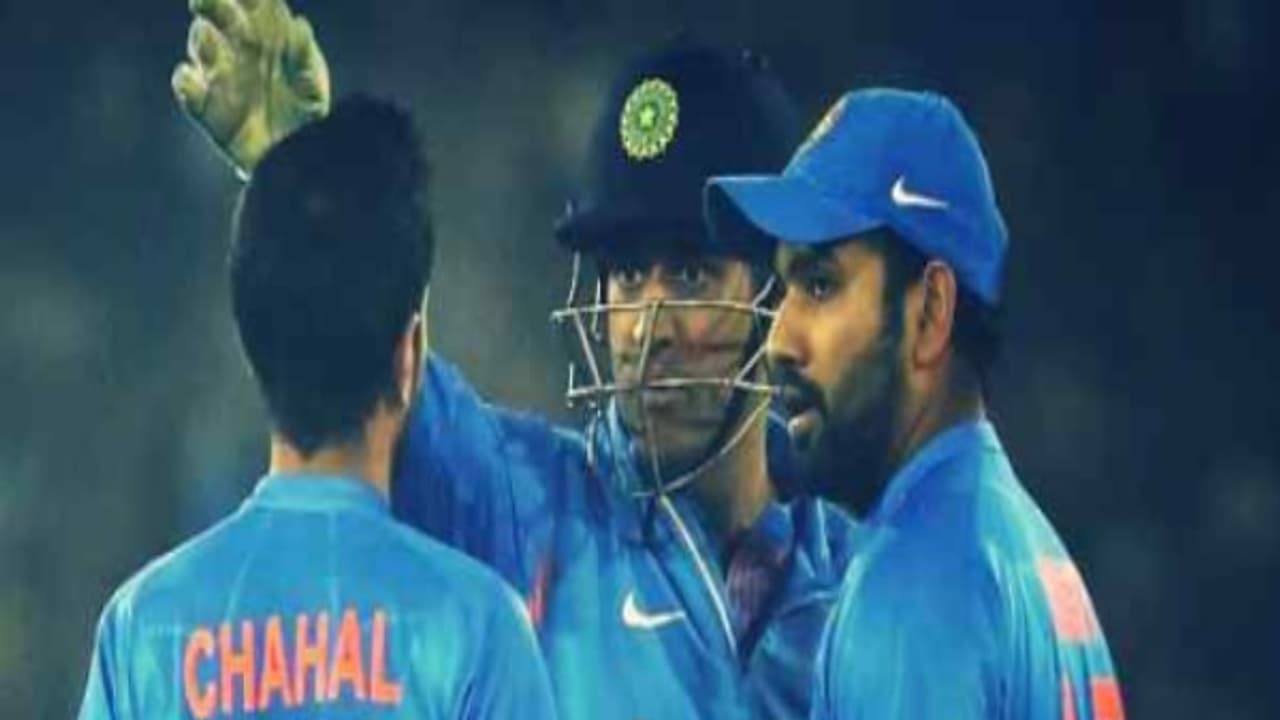 ఆస్ట్రేలియా జట్టును ఉతికి ఆరేసిన ధోని, చాహల్... ఆస్ట్రేలియా జట్టును ఉతికి ఆరేసిన ధోని, చాహల్...