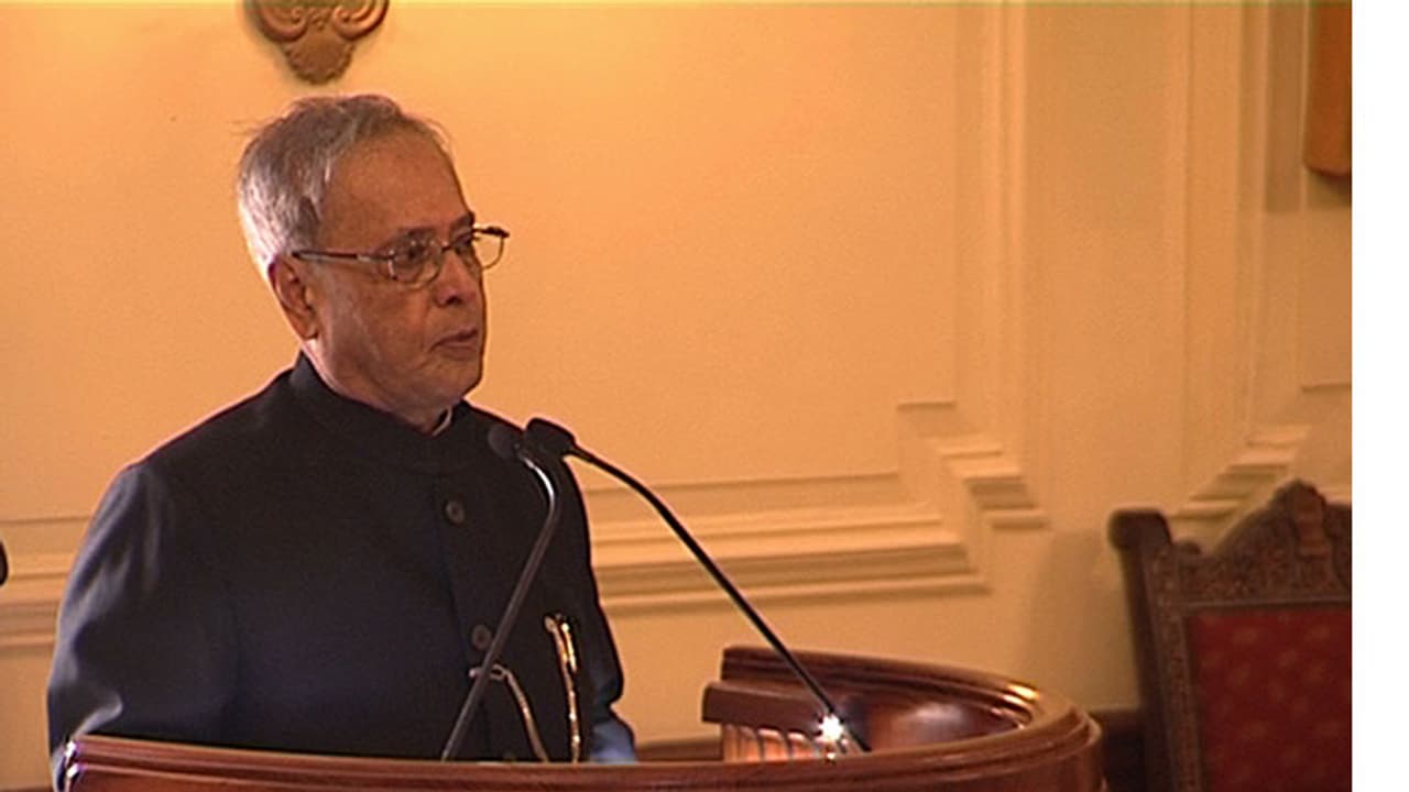 ರಾಷ್ಟ್ರಪತಿ ಪ್ರಣಬ್ ಮುಖರ್ಜಿಯಿಂದ 64 ನೇ ರಾಷ್ಟ್ರೀಯ ಚಲನಚಿತ್ರ ಪ್ರಶಸ್ತಿ ಪ್ರದಾನ; ಕನ್ನಡಕ್ಕೆ 6 ಪ್ರಶಸ್ತಿಗಳ ಗರಿ