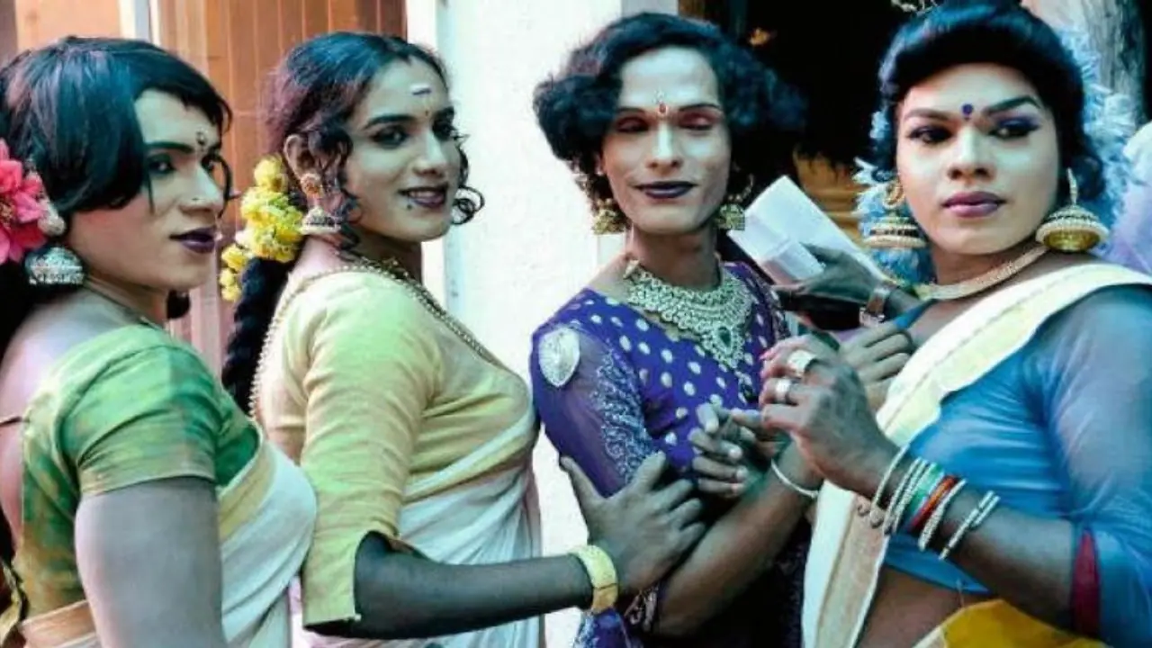 பாலின மாற்று அறுவை சிகிச்சை செய்து கொள்ள 2 லட்சம் ரூபாய் நிதியுதவி !! திருநங்கைகள் மனம் குளிர வைத்த பினராயி பாலின மாற்று அறுவை சிகிச்சை செய்து கொள்ள 2 லட்சம் ரூபாய் நிதியுதவி !! திருநங்கைகள் மனம் குளிர வைத்த பினராயி