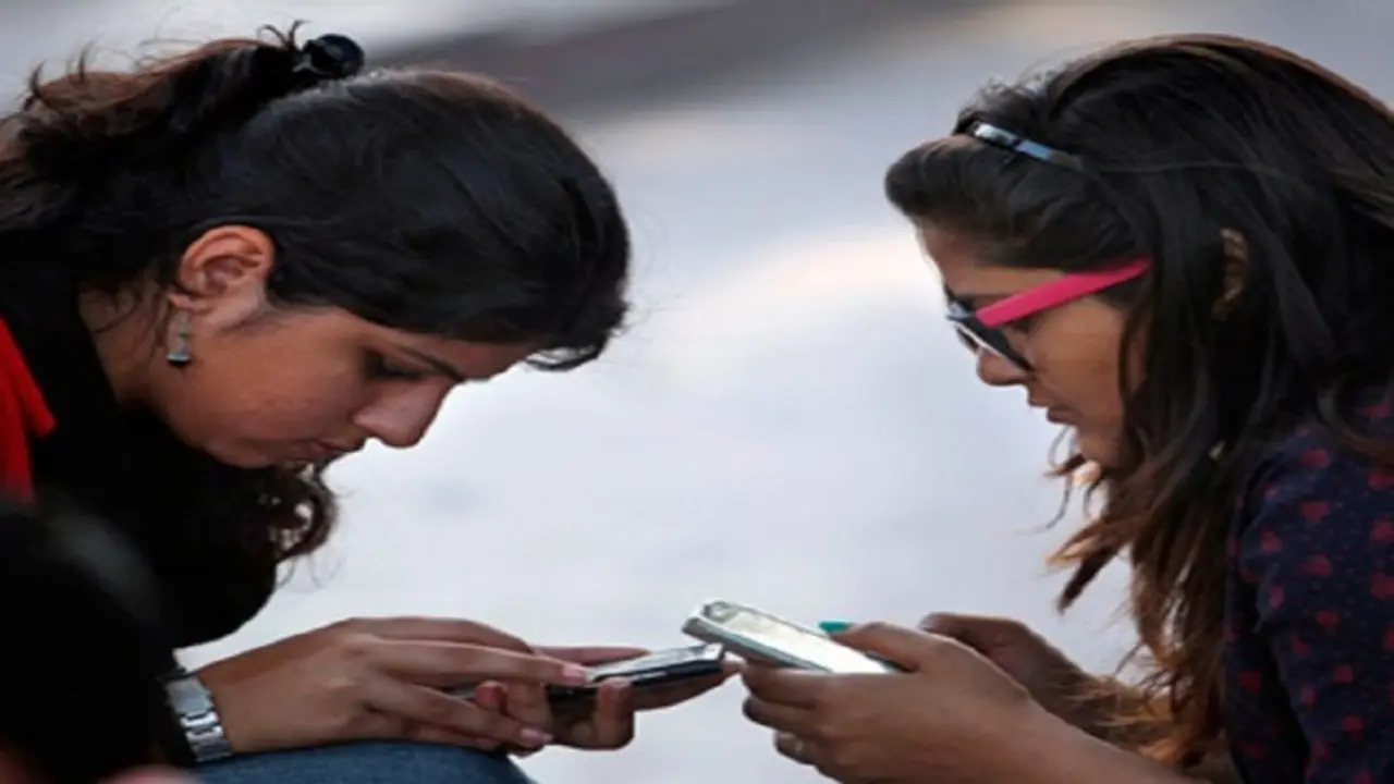 ಹುಡುಗಿಯರೇ, ನಿಮ್ಮ ಮೊಬೈಲ್ನಲ್ಲಿ ಈ ಆ್ಯಪ್ಗಳಿರಲಿ ಹುಡುಗಿಯರೇ, ನಿಮ್ಮ ಮೊಬೈಲ್ನಲ್ಲಿ ಈ ಆ್ಯಪ್ಗಳಿರಲಿ