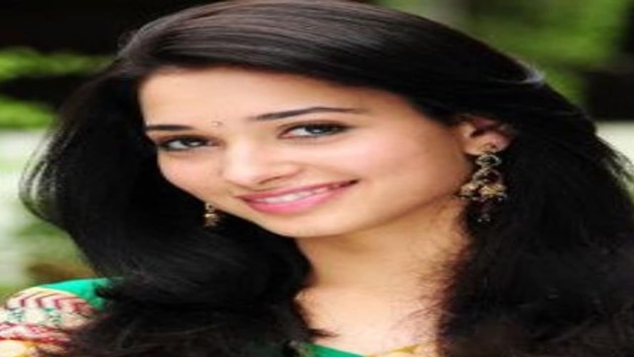 பெரிய ஹீரோ என்றால் அட்ஜஸ்ட் செய்துகொள்ளும் நடிகை பெரிய ஹீரோ என்றால் அட்ஜஸ்ட் செய்துகொள்ளும் நடிகை