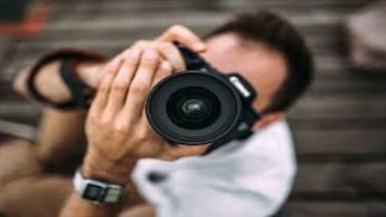 "90 நிமிட முதலிரவை" வீடியோ எடுக்க "கேமராமேன் தேவை"..! அழைப்பு விடுத்து அதிர்ச்சி கொடுத்த ஜோடி..! "90 நிமிட முதலிரவை" வீடியோ எடுக்க "கேமராமேன் தேவை"..! அழைப்பு விடுத்து அதிர்ச்சி கொடுத்த ஜோடி..!