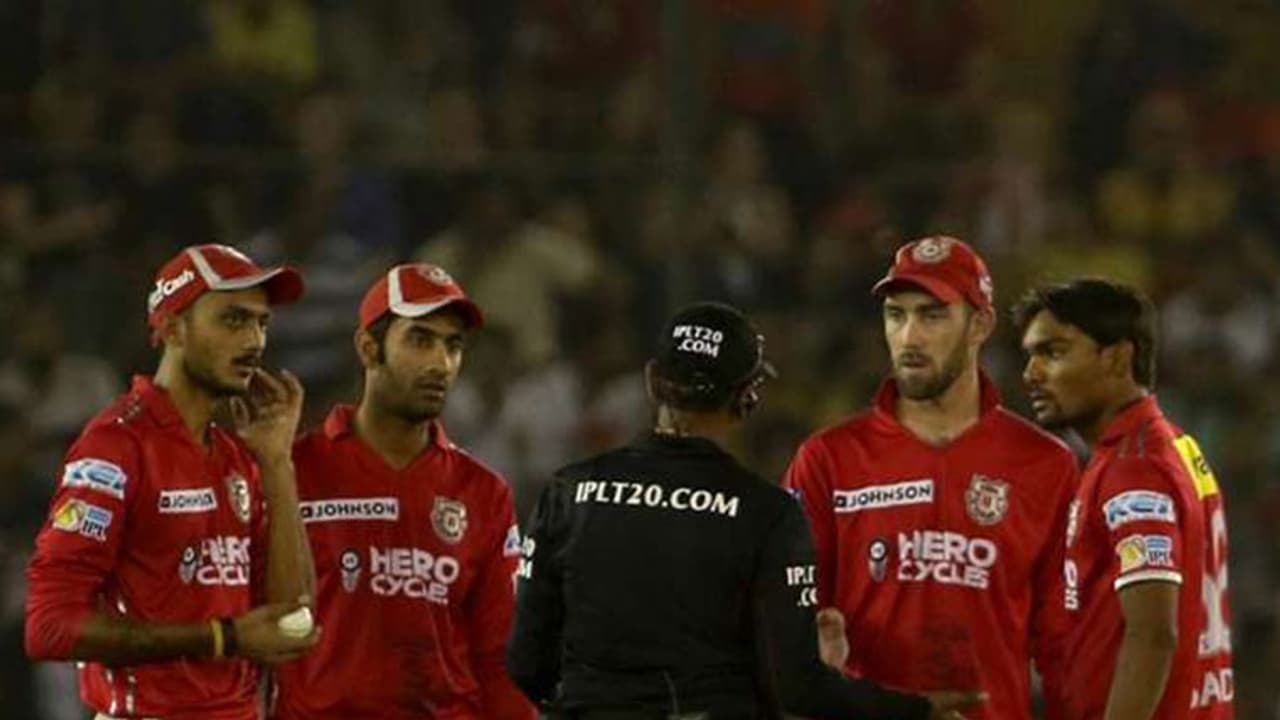 ಅಂಪೈರ್'ಗೆ ಎದುರಾಡಿದ ಶರ್ಮಾಗೆ ಬಿತ್ತು 50% ದಂಡ ಅಂಪೈರ್'ಗೆ ಎದುರಾಡಿದ ಶರ್ಮಾಗೆ ಬಿತ್ತು 50% ದಂಡ