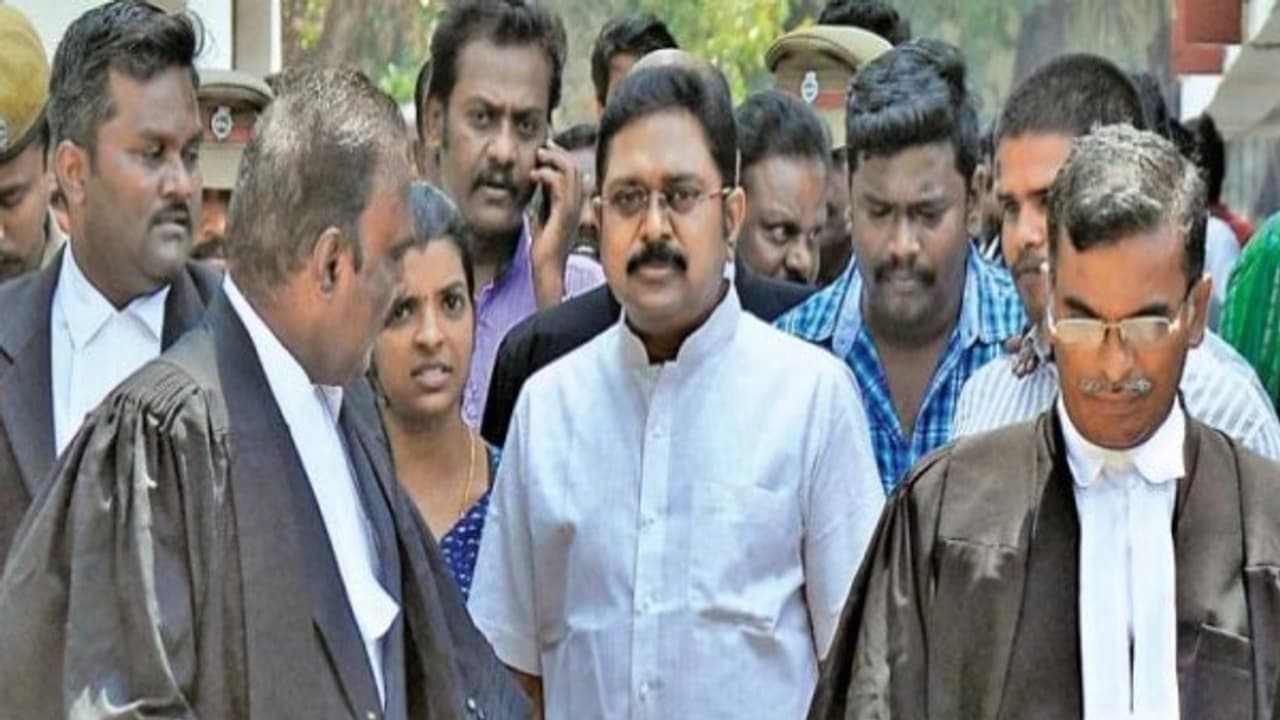 நாங்க அப்ப இருந்தே முடியாதுன்னுதான் சொல்லிட்டு இருக்கோம்...! திட்டவட்டமாக கூறிய தலைமை தேர்தல் ஆணையம்..! செய்வதறியாது திகைக்கும் தினகரன்...! நாங்க அப்ப இருந்தே முடியாதுன்னுதான் சொல்லிட்டு இருக்கோம்...! திட்டவட்டமாக கூறிய தலைமை தேர்தல் ஆணையம்..! செய்வதறியாது திகைக்கும் தினகரன்...!