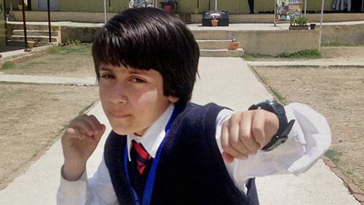 Seven yr old Kashmiri girl kickboxes her way to World Championship Seven yr old Kashmiri girl kickboxes her way to World Championship