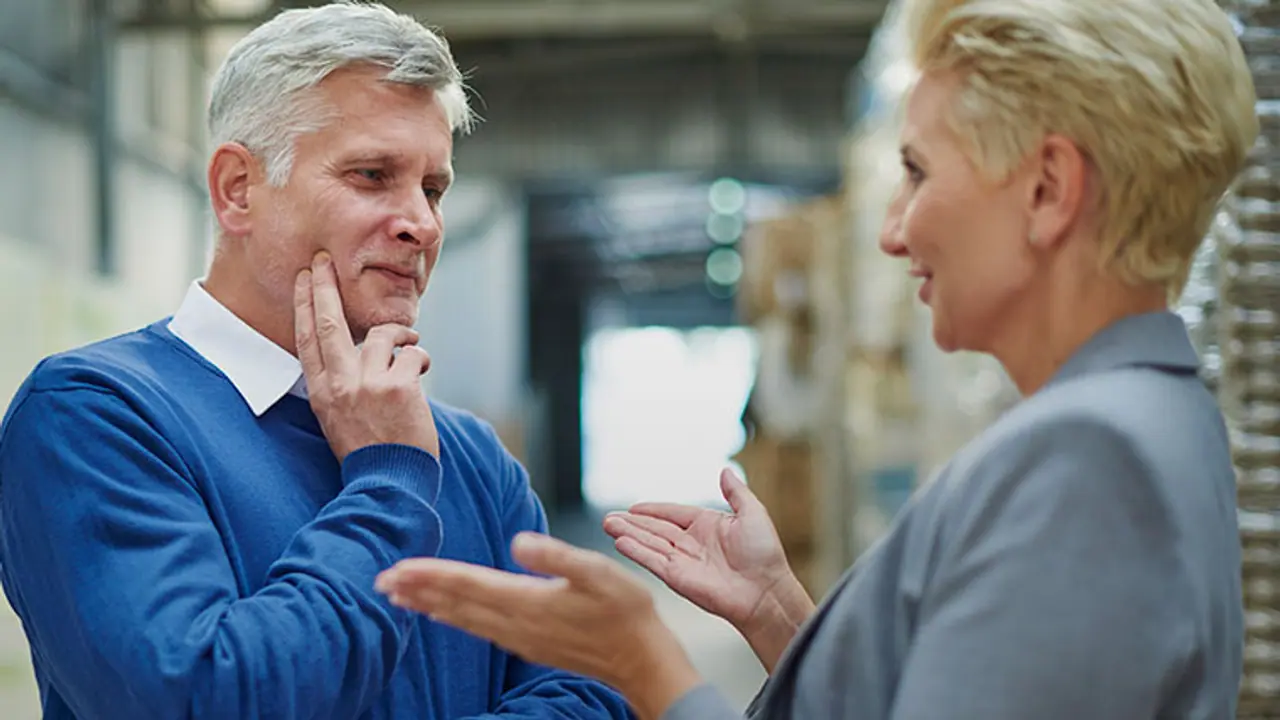 3 body language mistakes that make you look unprofessional 3 body language mistakes that make you look unprofessional