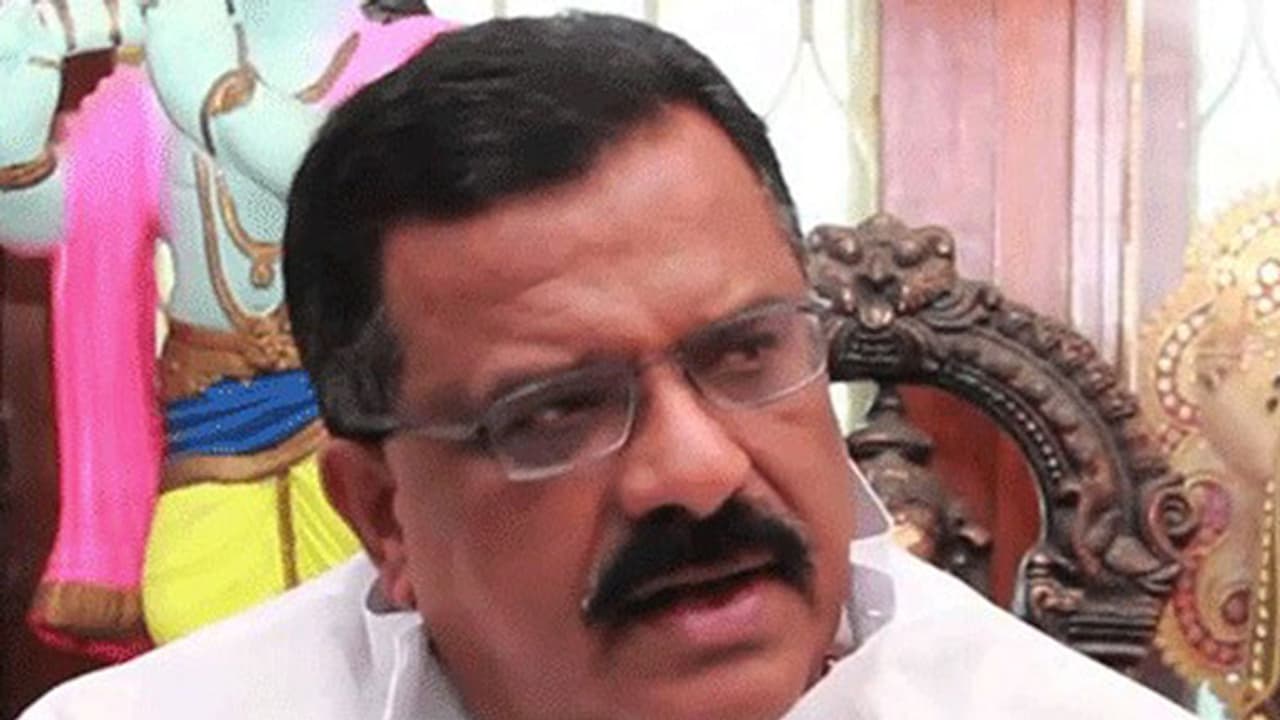 చంద్రబాబుతో రాత్రి విందు: టీడీపీలోకి కోట్ల ప్యామిలీ చంద్రబాబుతో రాత్రి విందు: టీడీపీలోకి కోట్ల ప్యామిలీ