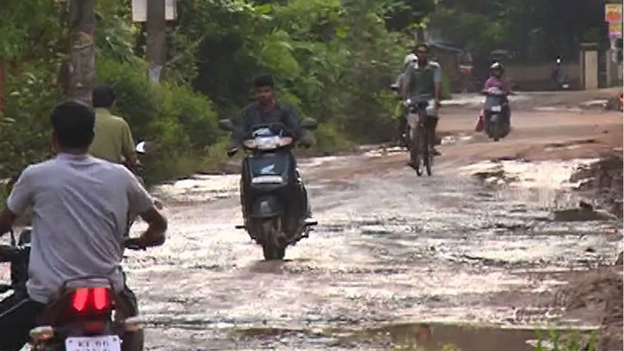 BBMP sets new deadline, Oct 31 to repair roads BBMP sets new deadline, Oct 31 to repair roads