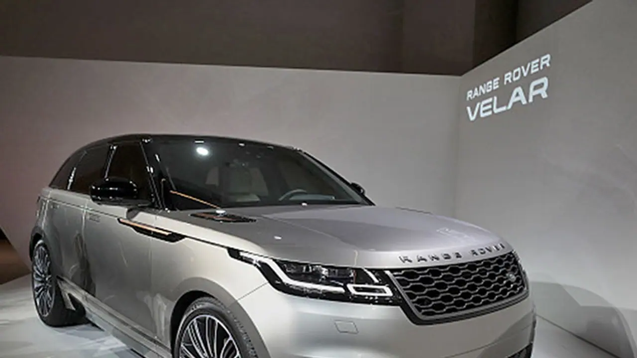 ரூ.6 லட்சம் பல்க் டிஸ்கவுண்ட்! குயின் எலிசபெத் பயன்படுத்திய ரேஞ்ச் ரோவர் காரை இப்ப நீங்களும் வாங்கலாம்! ரூ.6 லட்சம் பல்க் டிஸ்கவுண்ட்! குயின் எலிசபெத் பயன்படுத்திய ரேஞ்ச் ரோவர் காரை இப்ப நீங்களும் வாங்கலாம்!