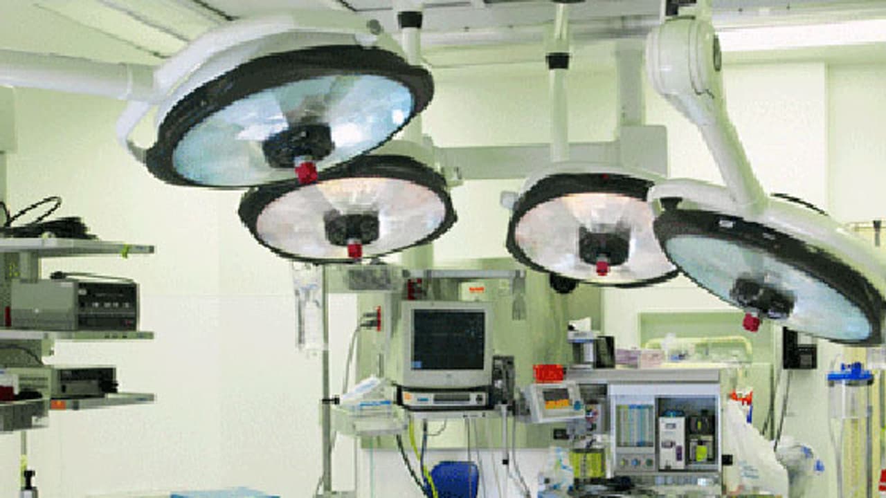 തകരാറിലായ യന്ത്രങ്ങൾ മെഡിക്കൽ കോളേജ് ലാബിൽ ഉപയോഗിക്കരുത്: മനുഷ്യാവകാശ കമ്മീഷൻ തകരാറിലായ യന്ത്രങ്ങൾ മെഡിക്കൽ കോളേജ് ലാബിൽ ഉപയോഗിക്കരുത്: മനുഷ്യാവകാശ കമ്മീഷൻ