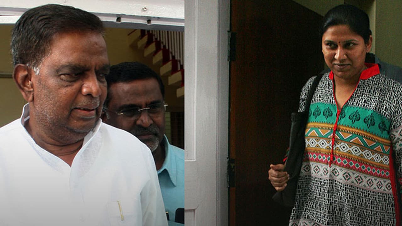 Anupama Shenoy meets ex minister, eyes political career Anupama Shenoy meets ex minister, eyes political career