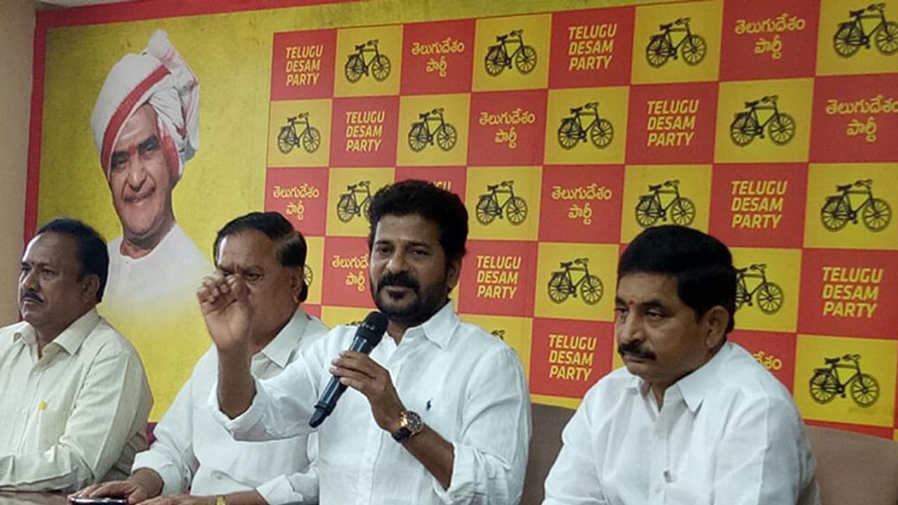 శంకర్ నాయక్ పై నిర్భయ కేసు పెట్టాలి శంకర్ నాయక్ పై నిర్భయ కేసు పెట్టాలి