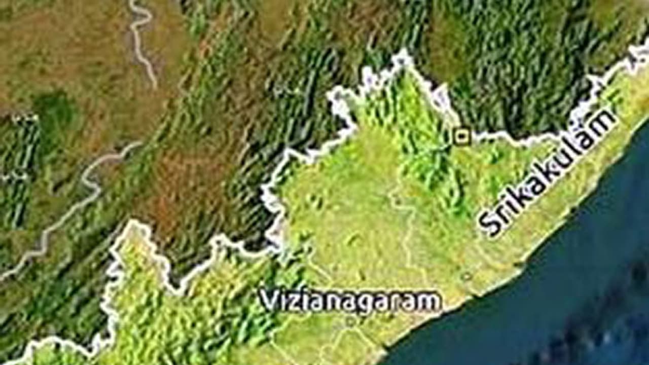 రాజకీయాలే...ఉత్తరాంధ్రకు శాపం రాజకీయాలే...ఉత్తరాంధ్రకు శాపం