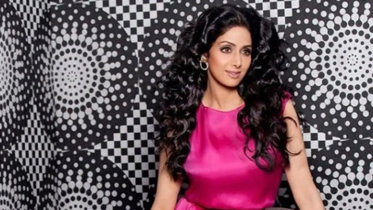 ஸ்ரீ தேவி மரணம் பெண்களுக்கு ஒரு பாடம்...! தோழி வெளியிட்ட அதிர்ச்சி தகவல்..! ஸ்ரீ தேவி மரணம் பெண்களுக்கு ஒரு பாடம்...! தோழி வெளியிட்ட அதிர்ச்சி தகவல்..!