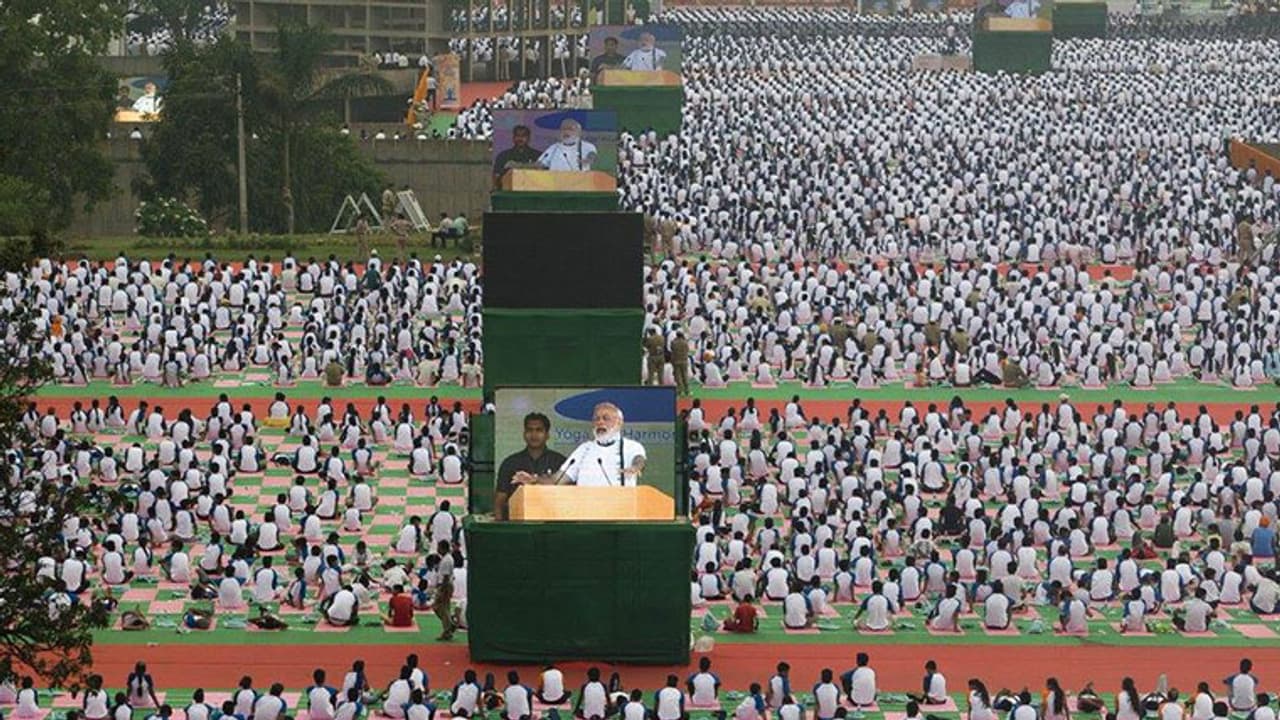 ಮೈಸೂರಲ್ಲಿ ಜೂನ್ 21ಕ್ಕೆ ಗಿನ್ನೆಸ್ ದಾಖಲೆ ಯೋಗ ಮೈಸೂರಲ್ಲಿ ಜೂನ್ 21ಕ್ಕೆ ಗಿನ್ನೆಸ್ ದಾಖಲೆ ಯೋಗ