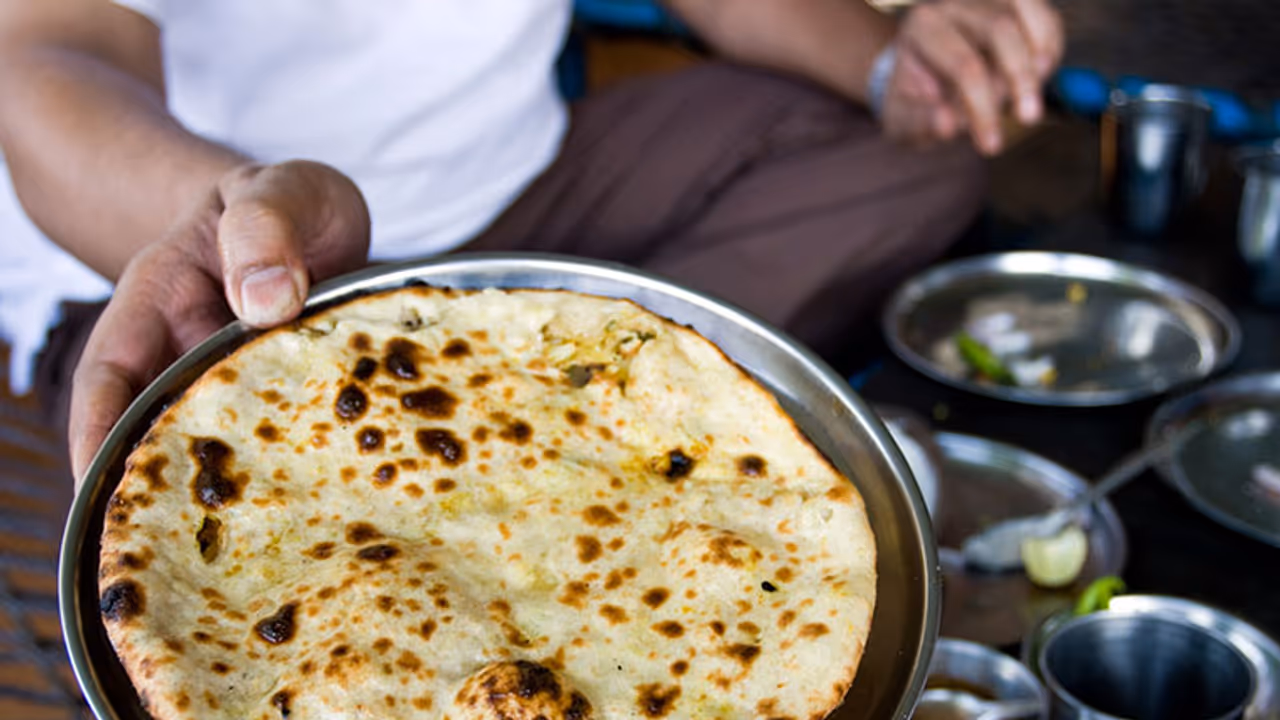 Demonetisation: Free food at this Maharashtra Dhaba for cashless travellers Demonetisation: Free food at this Maharashtra Dhaba for cashless travellers