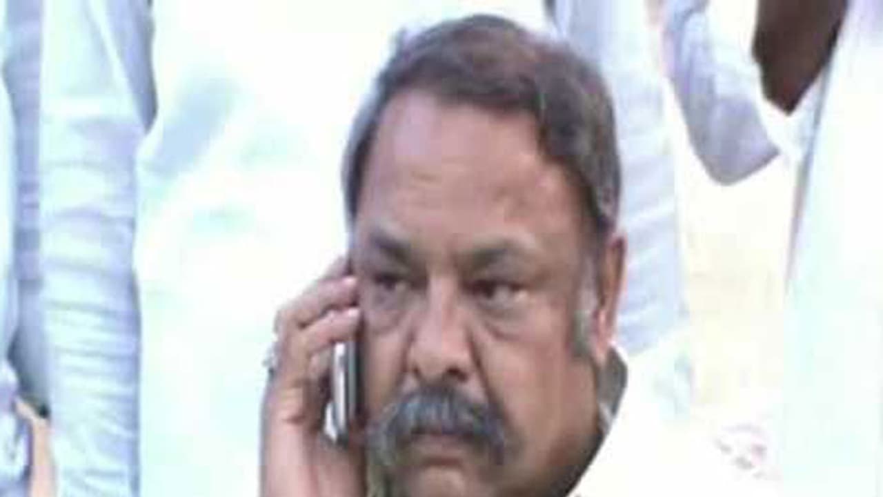 వైసిపి ఎమ్మెల్సీ తనయుడు, ఎమ్మెల్యే తమ్ముడిపై... నడిరోడ్డుపై హత్యాయత్నం