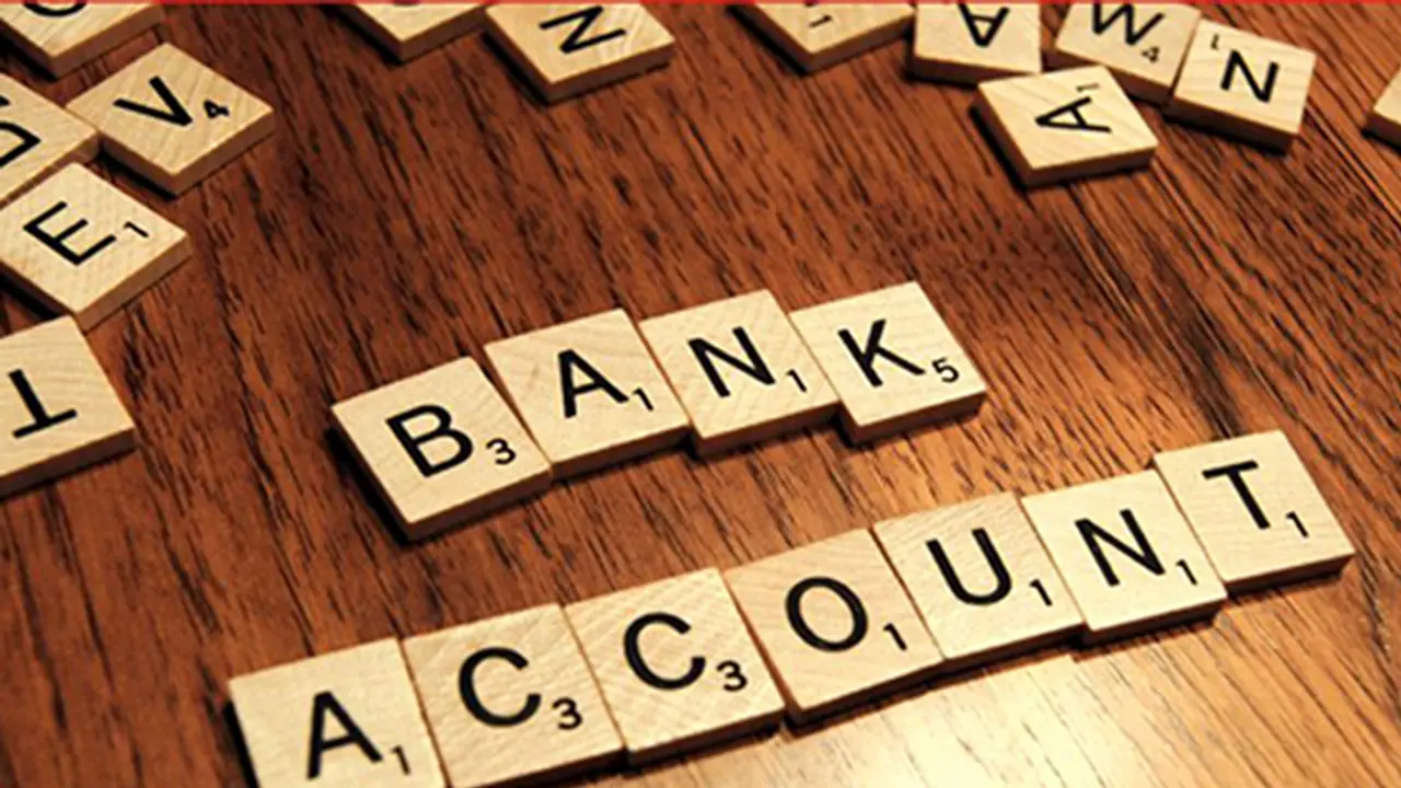 ಒಂದಕ್ಕಿಂತ ಹೆಚ್ಚಿನ ಬ್ಯಾಂಕ್ ಖಾತೆಗಳನ್ನು ಹೊಂದಿದ್ದೀರಾ? ಹಾಗಿದ್ರೆ ಈ 5 ಸಮಸ್ಯೆಗಳಾಗೋ ಸಾಧ್ಯತೆ ಅಧಿಕ ಒಂದಕ್ಕಿಂತ ಹೆಚ್ಚಿನ ಬ್ಯಾಂಕ್ ಖಾತೆಗಳನ್ನು ಹೊಂದಿದ್ದೀರಾ? ಹಾಗಿದ್ರೆ ಈ 5 ಸಮಸ್ಯೆಗಳಾಗೋ ಸಾಧ್ಯತೆ ಅಧಿಕ