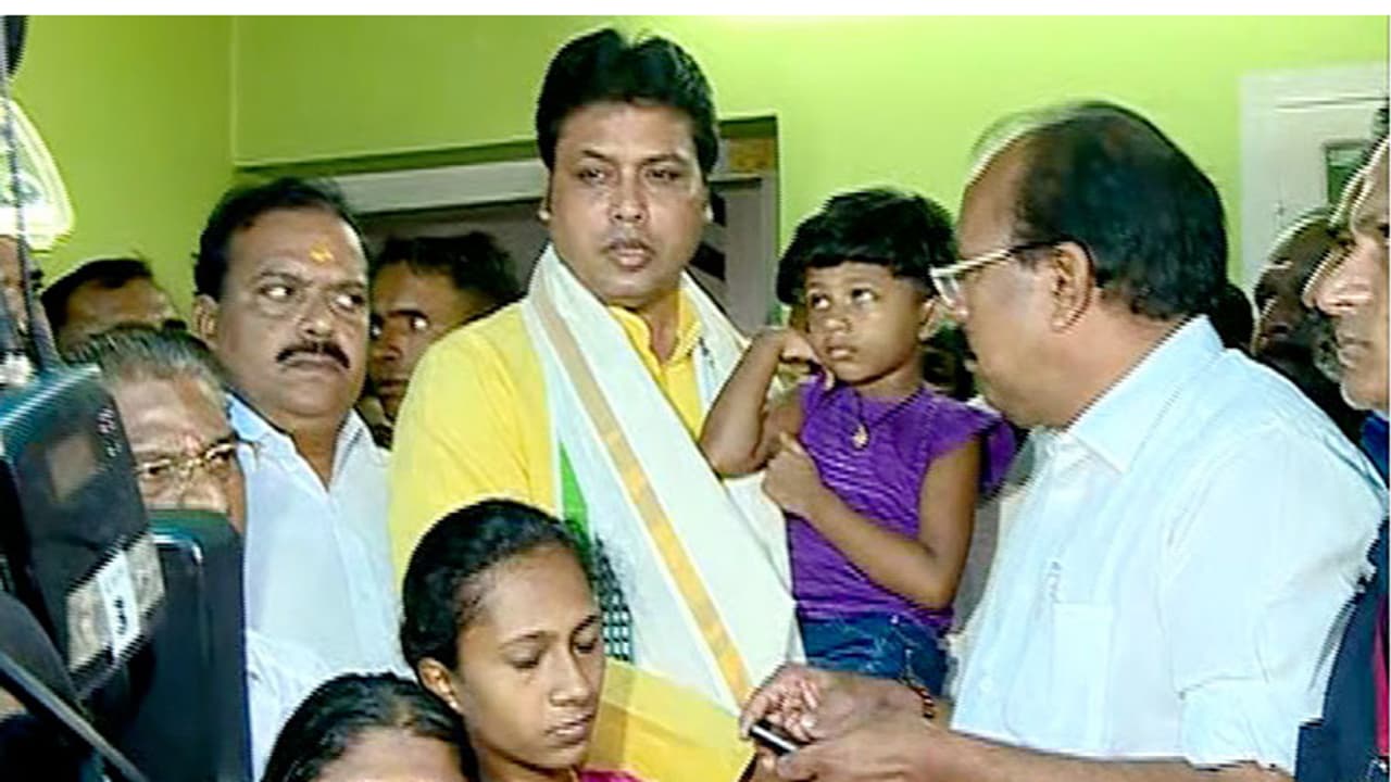 പിണറായിക്കെതിരെ ത്രിപുര മുഖ്യമന്ത്രി പിണറായിക്കെതിരെ ത്രിപുര മുഖ്യമന്ത്രി