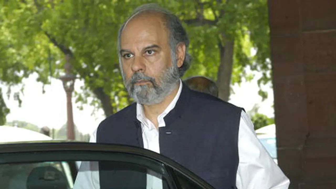 Revealed! Ahead of Gulf War, Gujral carried US message to Saddam
