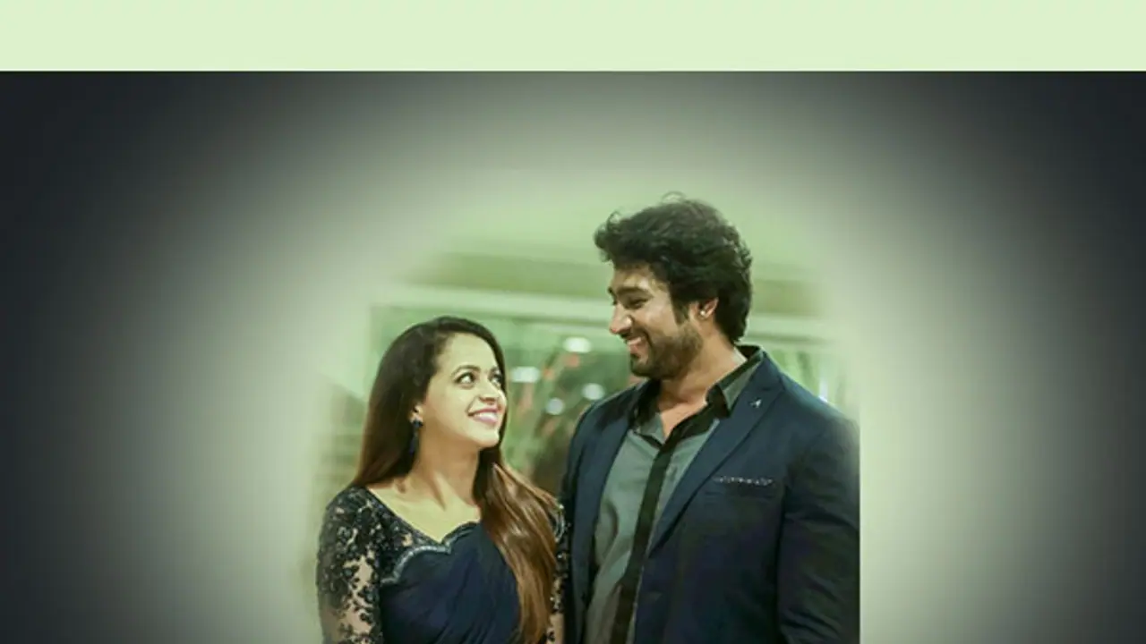 പ്രണയാതുരമായി ഭാവനയും നവീനും, ഫോട്ടോ വൈറലാകുന്നു