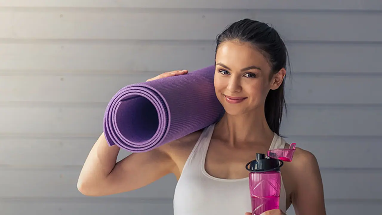 Yoga teacher hypnotises couple, forces them to become her ‘slaves’ Yoga teacher hypnotises couple, forces them to become her ‘slaves’