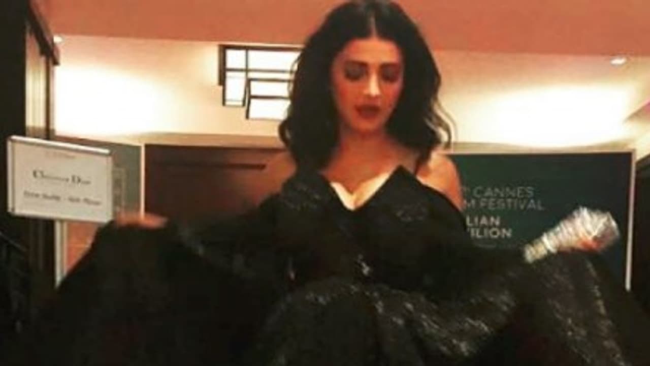 'ஸ்கிரிப்ட் தரல, ஷூட்டிங் இன்னும் ஆரம்பிக்கல' சங்கமித்ராவிலிருந்து எஸ்கேப் ஸ்ருதி விளக்கம்... 'ஸ்கிரிப்ட் தரல, ஷூட்டிங் இன்னும் ஆரம்பிக்கல' சங்கமித்ராவிலிருந்து எஸ்கேப் ஸ்ருதி விளக்கம்...