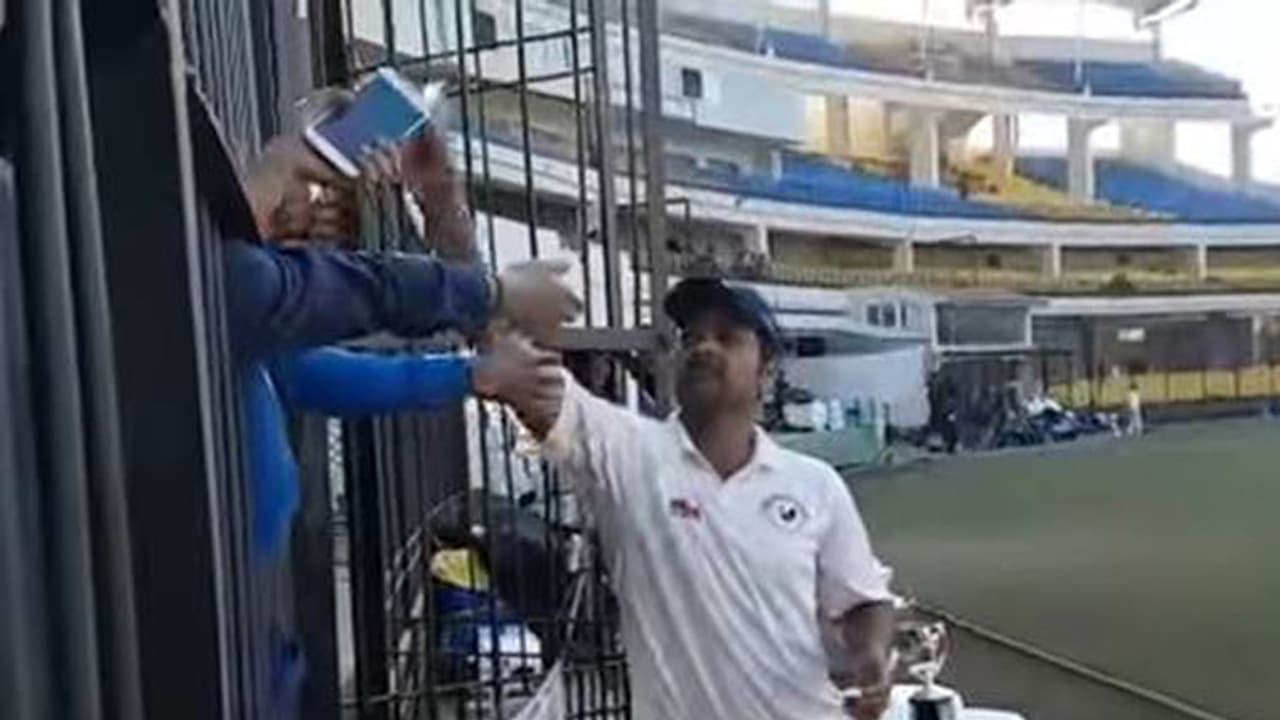 ఈ క్రికెటర్ శాతకర్ణి ని కూడా చూడండి ఈ క్రికెటర్ శాతకర్ణి ని కూడా చూడండి