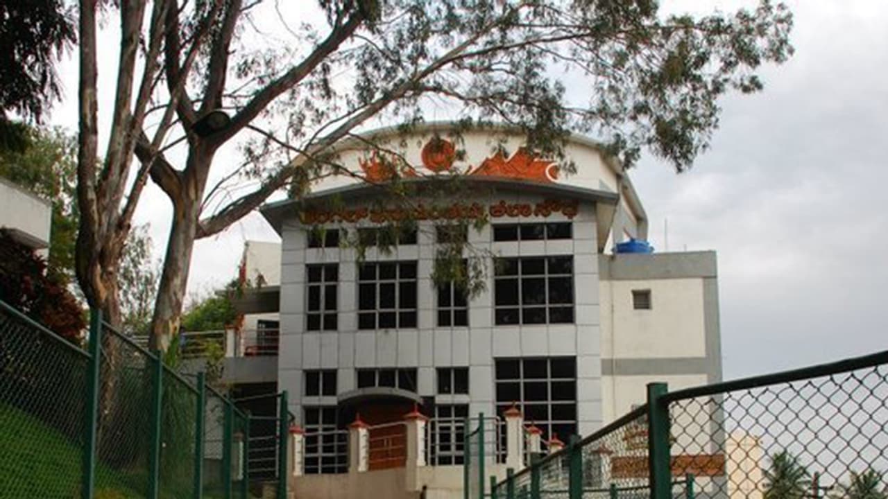 6 ತಿಂಗಳಿಂದ ಪಾಳು ಬಿದ್ದಿದೆ ಕೆ.ಎಚ್ ಸೌಧ; ಉಳಿಸಿಕೊಳ್ಳಲು ಶುರುವಾಗಿದೆ #ಕಲಾಸೌಧ ಉಳಿಸಿ ಅಭಿಯಾನ 6 ತಿಂಗಳಿಂದ ಪಾಳು ಬಿದ್ದಿದೆ ಕೆ.ಎಚ್ ಸೌಧ; ಉಳಿಸಿಕೊಳ್ಳಲು ಶುರುವಾಗಿದೆ #ಕಲಾಸೌಧ ಉಳಿಸಿ ಅಭಿಯಾನ